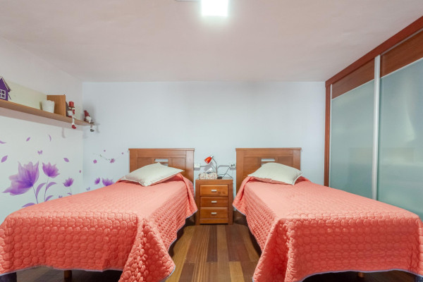 Gáldar, Las Palmas, 35462