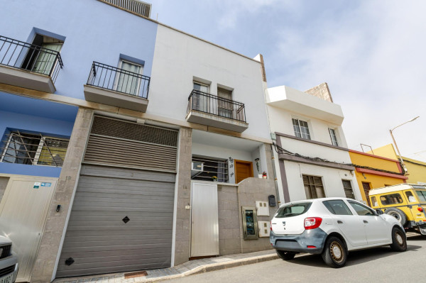 Gáldar, Las Palmas, 35462